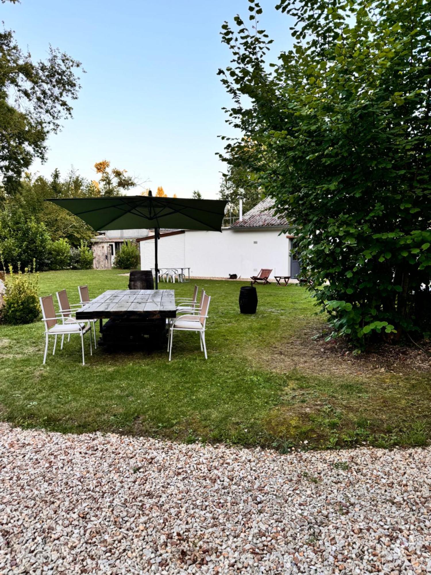 Au Coeur Du Vignoble Cognacais Villa Gondeville Bagian luar foto